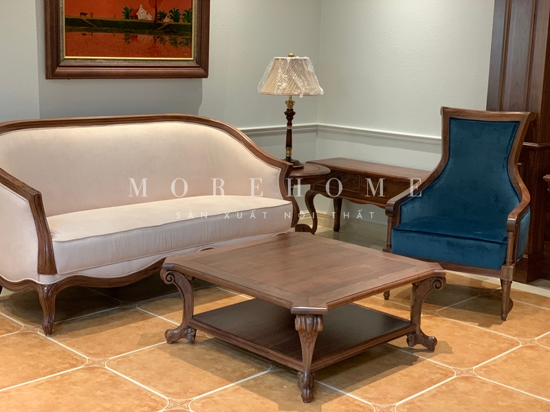 .
Sofa đơn có khung gỗ óc chó bọc nỉ tân cổ điển với đường cong mĩ miều, kiểu dáng mềm mại và chắc chắn sẽ mang lại sự thoải mái và tiện nghi nhất cho gia chủ.