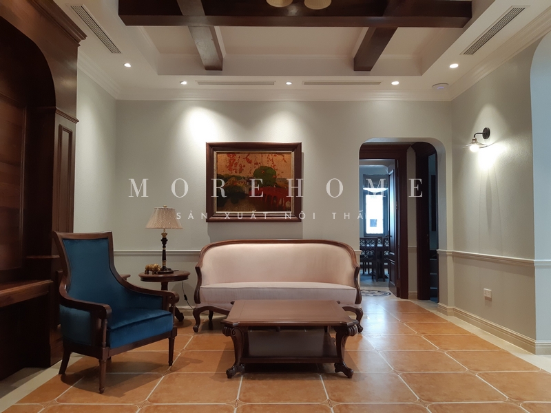 Sofa văng có khung gỗ óc chó bọc nỉ màu be tân cổ điển, thi công thoải mái, tiện nghi cho người sử dụng.